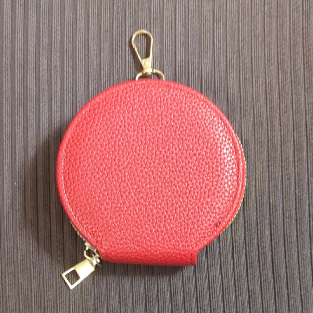 Red Round Coin Purse - Picture 1 of 2